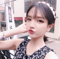“摸了摸兜发现就剩青春智慧和美貌了” 所谓的百毒不侵 也不