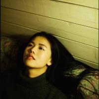 ｛影子长眠于世界｝ 你喝光了烈酒，留下来