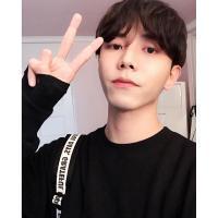 男生 没权利潇洒就只能孤独