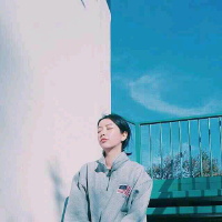 干净女孩。 你可以念旧，但别期盼