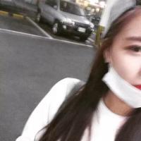 我在广场抽烟 你走了真好，不然总担