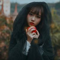 巭孬嫑莪の玩网女头 过去被翻阅，瞬间才明