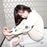 你来迟了 哭给自己听，笑给别人