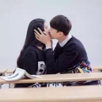 唯美情侣头像 海誓山盟变成一种玩笑