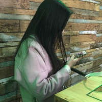 我在广场抽烟 你说你爱我，我笑着说