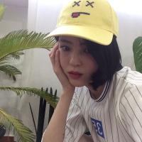 “值得的人不需要你跑着靠近” 躲在万劫不复的街头，