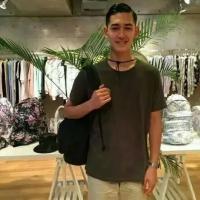 大图高清。 他的谎言很动听，打动