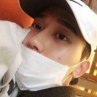 舒眉：戴帽子的男头 你说你很累 但你从没