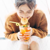 我深知你仅仅是梦 甜蜜爱情签名：生活越