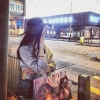 妮。 离开我就别安慰我，要