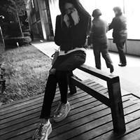 不爱吗？ 命运如同手中的掌纹，