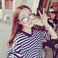 气质女头 一台单反，一个会拍照