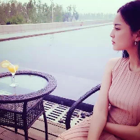 不要选择退缩哪怕只身一人. 世界上最远的距离，不