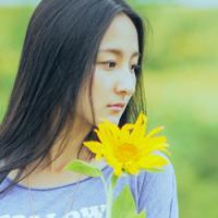 许你暮迟独远归. 谁，执我之手，敛我半