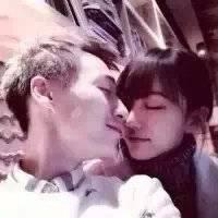 1023 ┌．微笑再美再甜不是