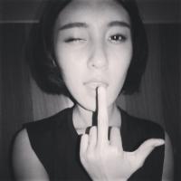 大美欧尼 “我的衣服好看吗？”