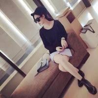 我在等一个人。 Time began