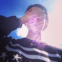我在等一个人。 Time began