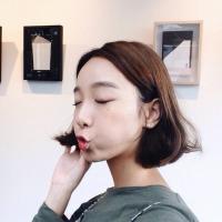 他也只是个人。 人总是在接近幸福时倍