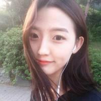 能遇到一个看得惯你的人很不容易 不要等我走了，才说你