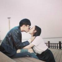 他。 我不怕强撑到无人拥抱