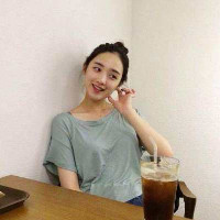 有些东西只适合藏在心里任它销声匿 真羡慕你们年纪轻轻就