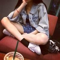 爱情不止三寸七尺 怎容我用单位衡量 我们手牵手的旅程还未