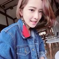 你要记得笑 只有抬起头，泪水才不