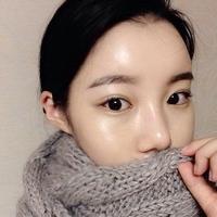 女 重叠泪痕缄锦字，人生