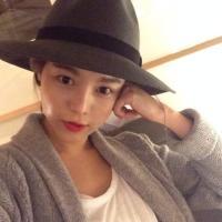 女 回忆里有一条路，始终