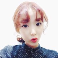 女 回忆里有一条路，始终