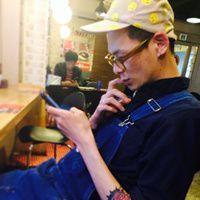 - 要有多坚强，才敢念念