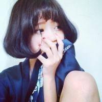 短发女人也可以性感和可爱。 空气都变得朦胧，你留