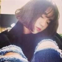 短发女人也可以性感和可爱。 空气都变得朦胧，你留