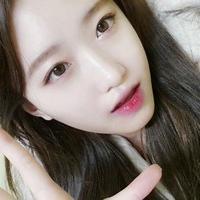 女 耶稣罩我，上帝保我。