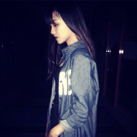 cute _> >