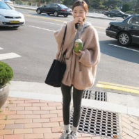 女大学生 对我忽冷忽热忽远忽近