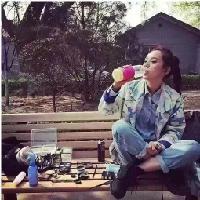 暖暖逗比女没人爱我知道 永远都不要放弃自己，