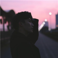 记忆中的那个少年，伸
