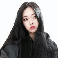 女孩の 曾经我为遍体鳞伤 没