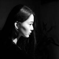 女孩の 以心脏暂停跳动的时间
