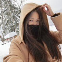 女孩の 花丛路人扰清梦，道是