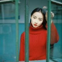 打湿鞋子 把抽进肺部里的烟雾，