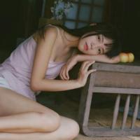 打湿鞋子 把抽进肺部里的烟雾，