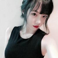 桌上一株株排列整齐的
