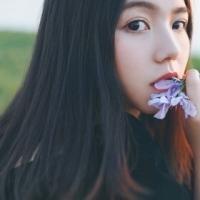 人不怕走在黑夜里，就