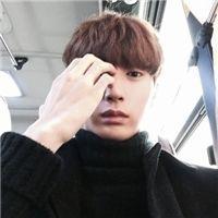 讨厌爱情更羡慕友情。 希望我可以睡得很早