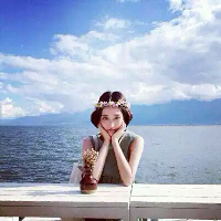 付出过的真心真是令人作呕的笑话 半夏彼岸，似水流年。