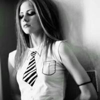 女神Avril 世界上最稳定的关系是