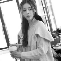 女孩の 如今我们所有的遗憾和